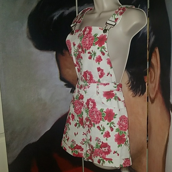 Tatyana Floral Sassy Overalls w Detachable Shorts - Picture 3 of 8